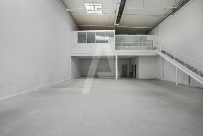 Activités / entrepôts à louer - PALAISEAU – Photo 1