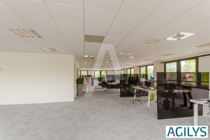 Bureaux à louer - ORSAY – Photo 1