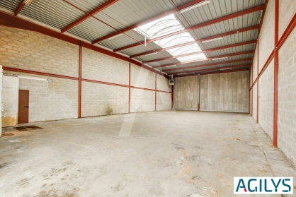 Activités / entrepôts à louer - BONDOUFLE – Photo 1