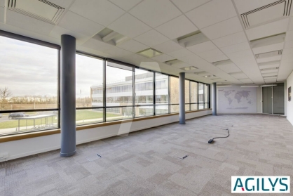 Activités / entrepôts à louer - SACLAY – Photo 1