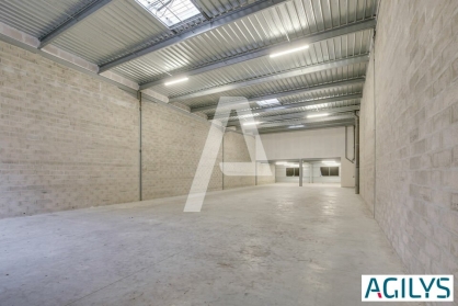 Activités / entrepôts à louer - LISSES – Photo 1