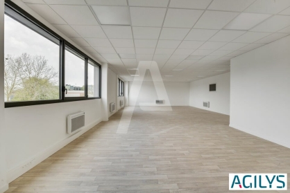 Activités / entrepôts à louer - VILLEBON SUR YVETTE – Photo 1