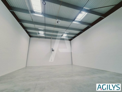 Photo 1 – Location ACTIVITÉS / ENTREPÔTS à CORBEIL ESSONNES (91100)