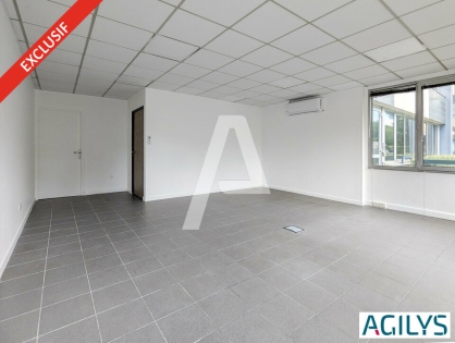 Activités / entrepôts à vendre - MASSY – Photo 1