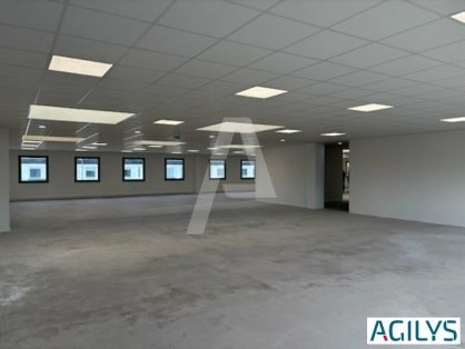 Activités / entrepôts à louer - LISSES – Photo 1