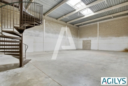 Activités / entrepôts à louer - LES ULIS – Photo 1