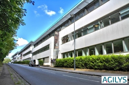 Bureaux à louer - ORSAY – Photo 1