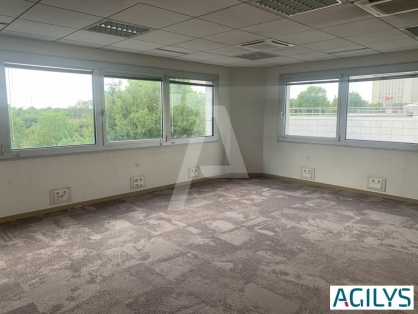 Bureaux à louer - RUNGIS – Photo 1