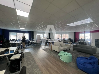 Activités / entrepôts à louer - IVRY SUR SEINE – Photo 1