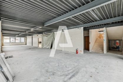 Activités / entrepôts à louer - IVRY SUR SEINE – Photo 1