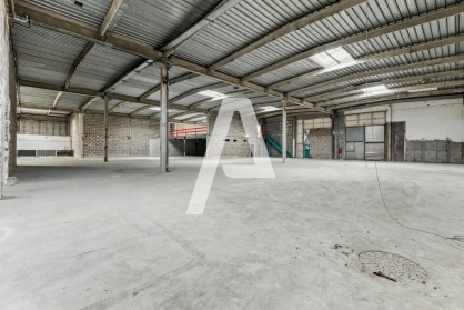 Activités / entrepôts à louer - IVRY SUR SEINE – Photo 1