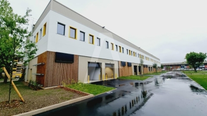 Activités / entrepôts à louer - FRESNES – Photo 1