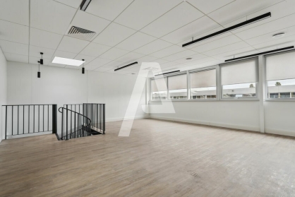Activités / entrepôts à louer - BONNEUIL SUR MARNE – Photo 1