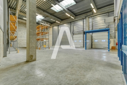 Activités / entrepôts à louer - IVRY SUR SEINE – Photo 1