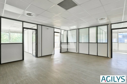 Activités / entrepôts à louer - VILLIERS SUR MARNE – Photo 1