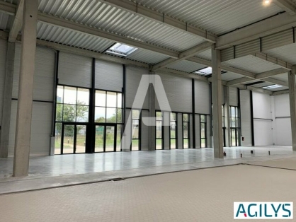 Activités / entrepôts à louer - SUCY-EN-BRIE – Photo 1