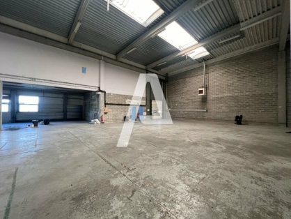 Activités / entrepôts à louer - IVRY SUR SEINE – Photo 1