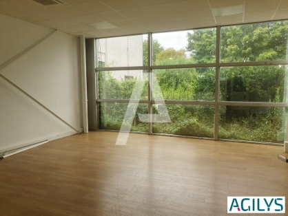 Activités / entrepôts à louer - CHAMPIGNY-SUR-MARNE – Photo 1